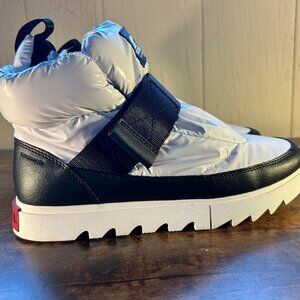 SOREL: Women's size 10 Joan of Arctic Luxury High Rise Athletics, SEXY!